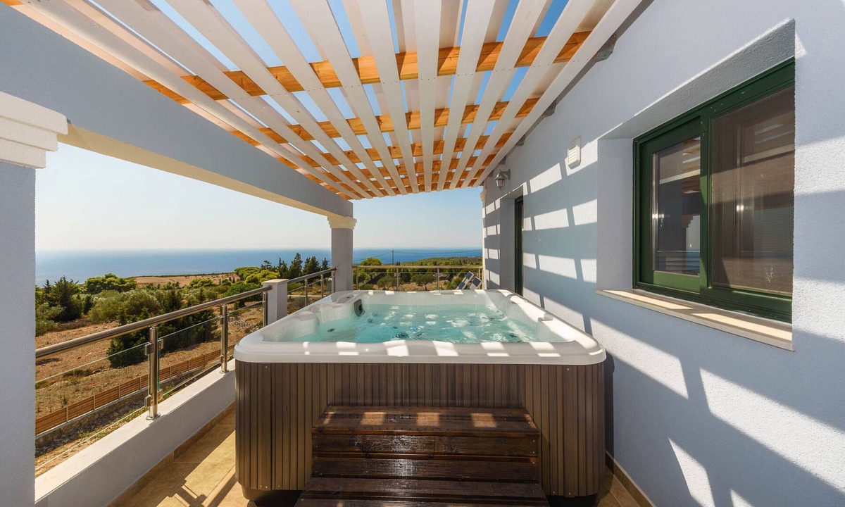 Agios Leon Apartment | Three-Bedroom Apartment with Private Jacuzzi