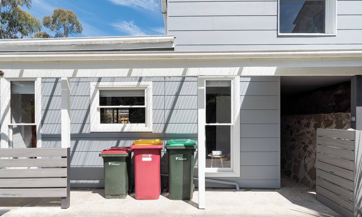 West Launceston House | Thrower Cottage: Gateway to the Cataract Gorge