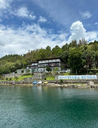Balige Resort | Tiara Bunga Hotel & Villa