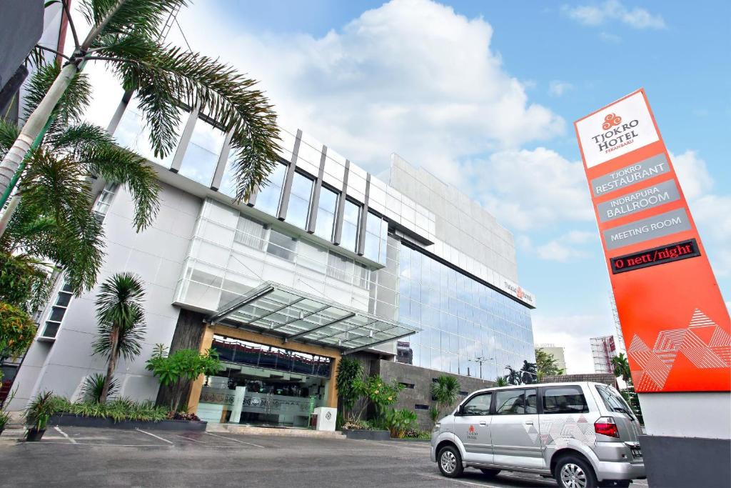 Pekanbaru Hotel | Tjokro Hotel Pekanbaru