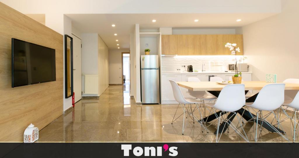 Pangrati Apartment | TONI'S makes you an offer, you cannot refuse.