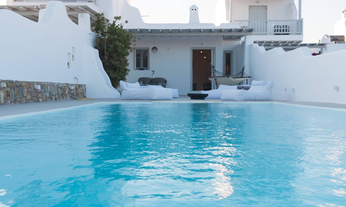 Xilokeratidi House | Traditional Cycladic Home with a large private pool with sea view