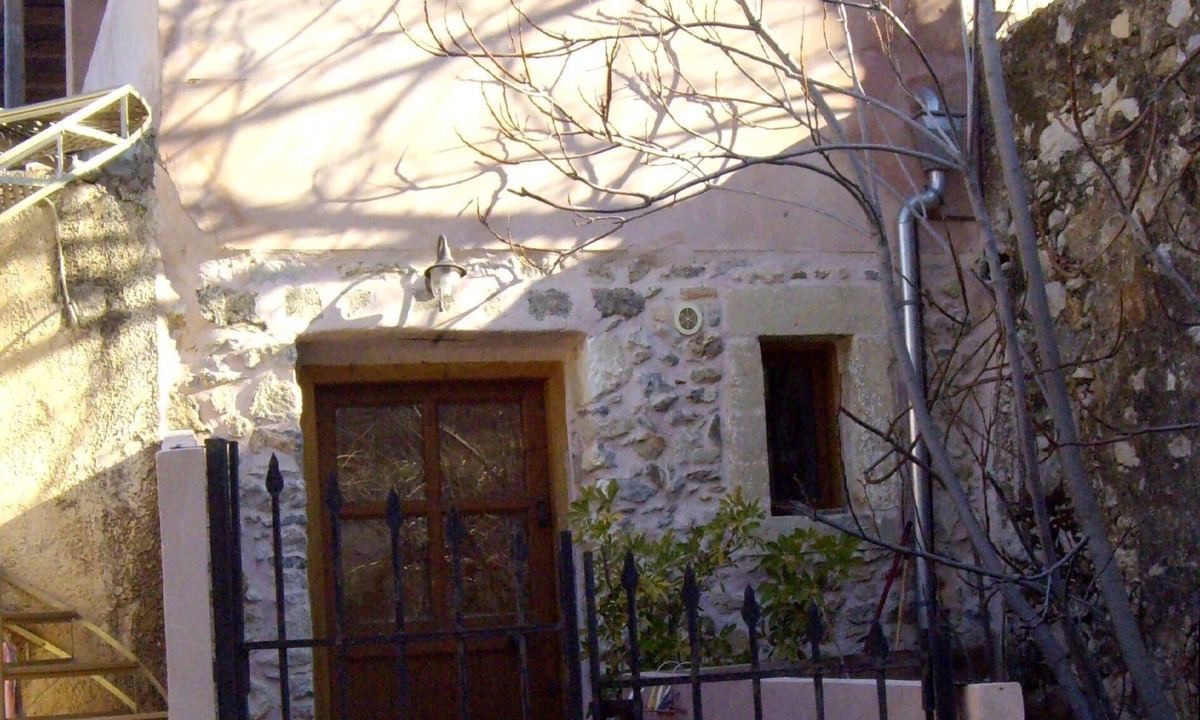 Faistos Cottage | TRADITIONAL LOFT STYLE STONE HOUSE WITH CARACTER