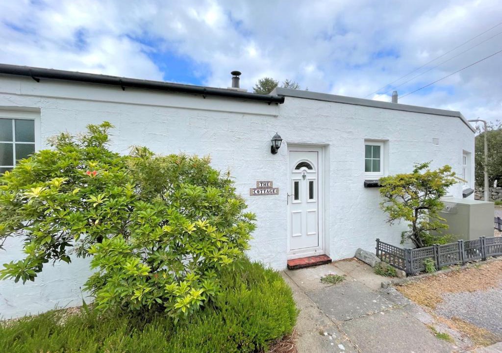 Rockcliffe House | Traditional Scottish Cottage in Beautiful Location - Pass the Keys
