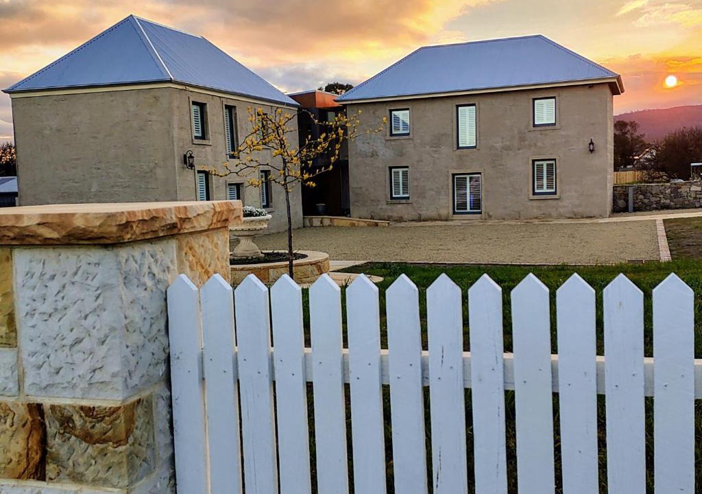 Triabunna Bed & Breakfast | Triabunna Barracks