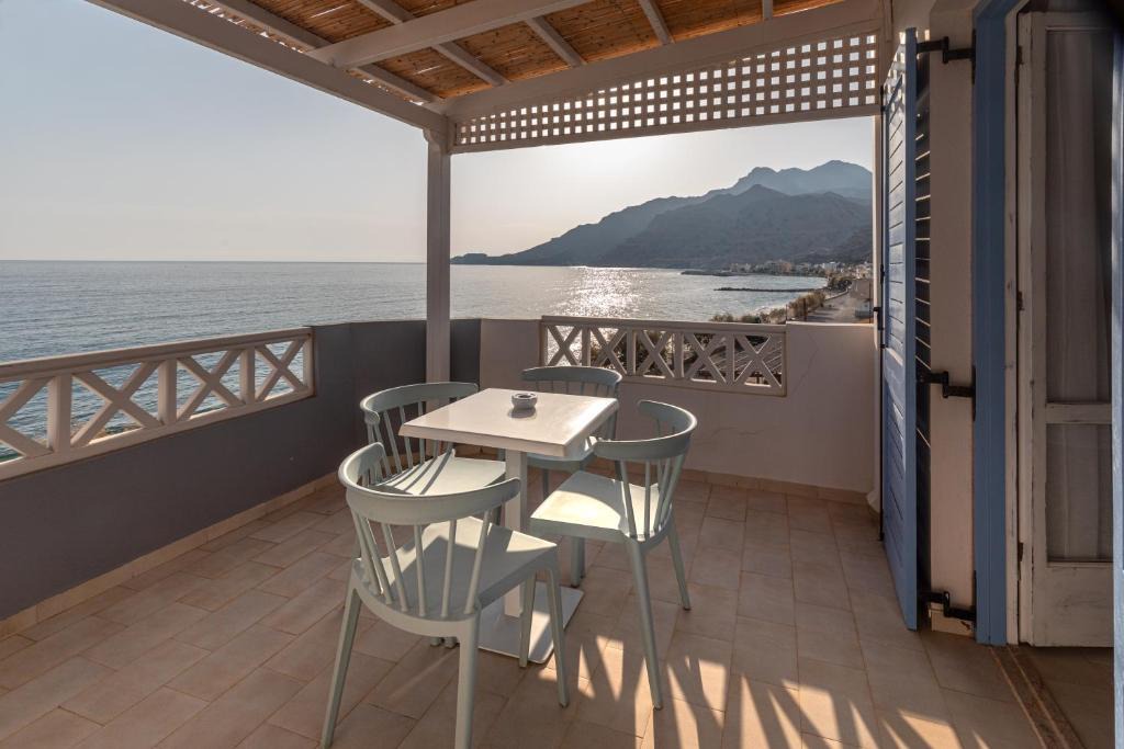Tsoutsouros Hotel | Triton Authentic Cretan Hotel
