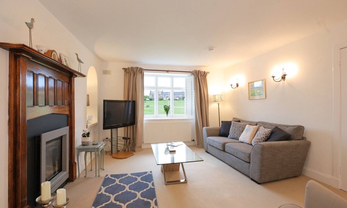 Gullane Cottage | Two bed period cottage in Gullane sleeping up to 4 guests.