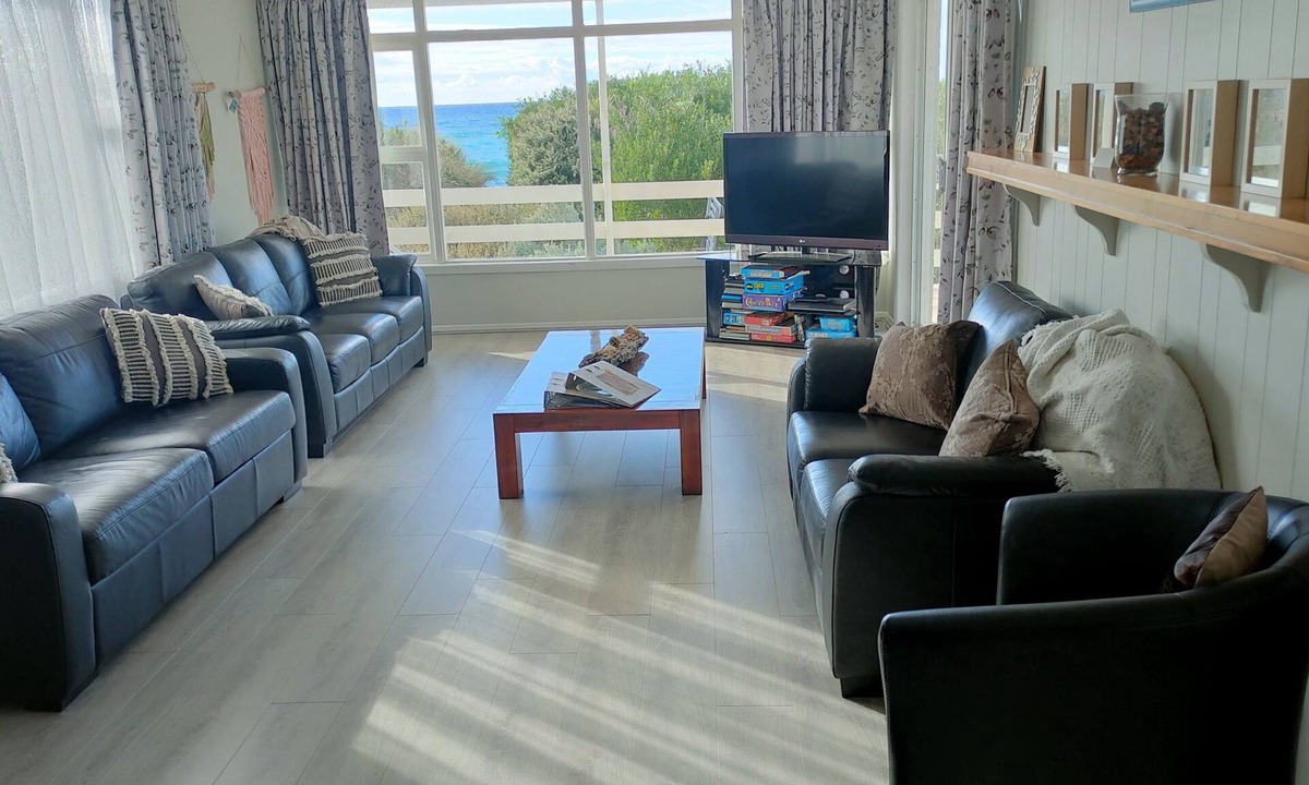 Turners Beach House | Ultimate beachfront beach house