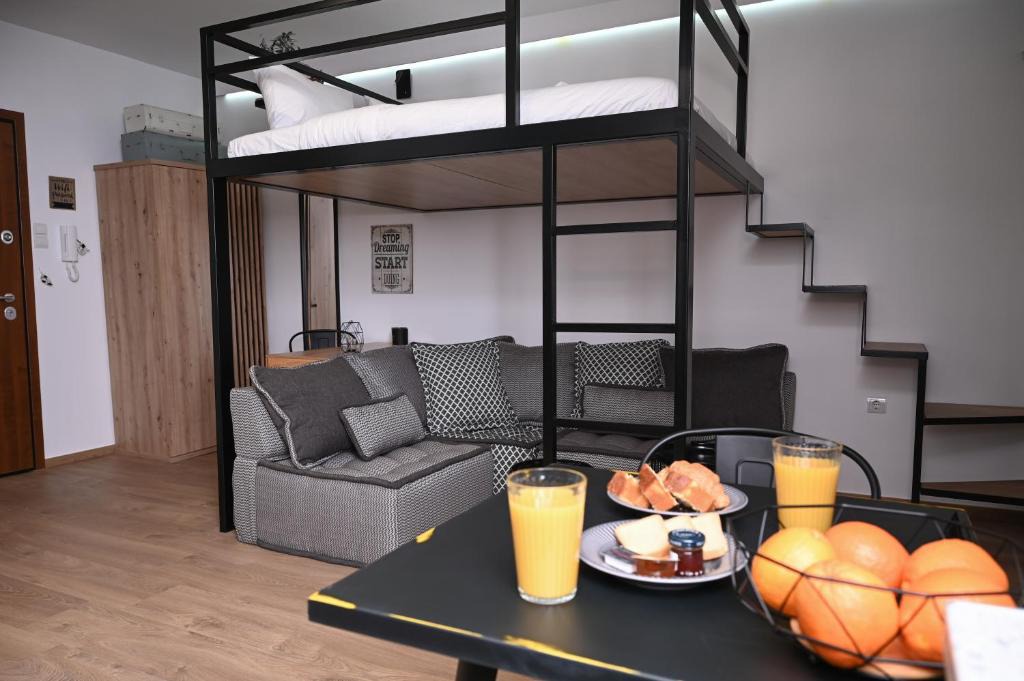 Kypseli Apartment | Urban Loft by Neuvel