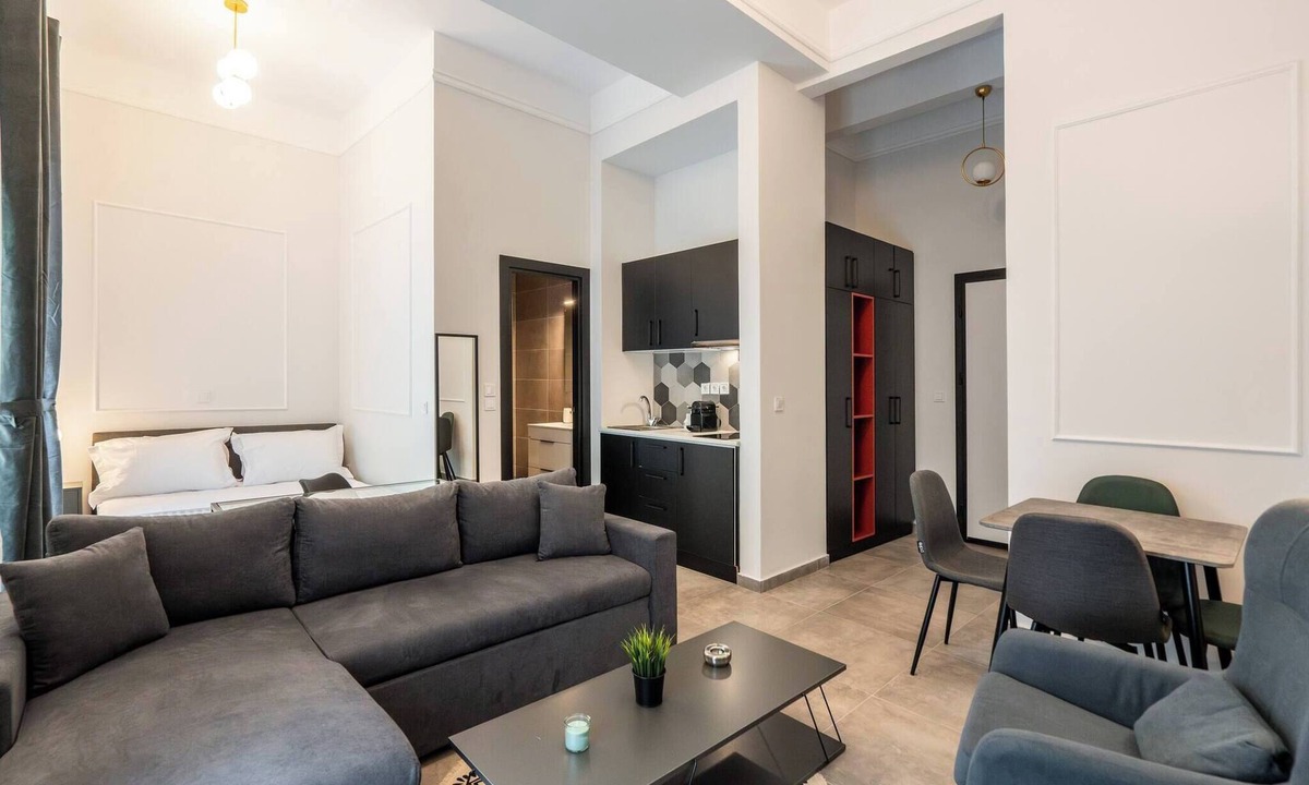 Agios Panteleimonas Apartment | Urban Tranquility Escape