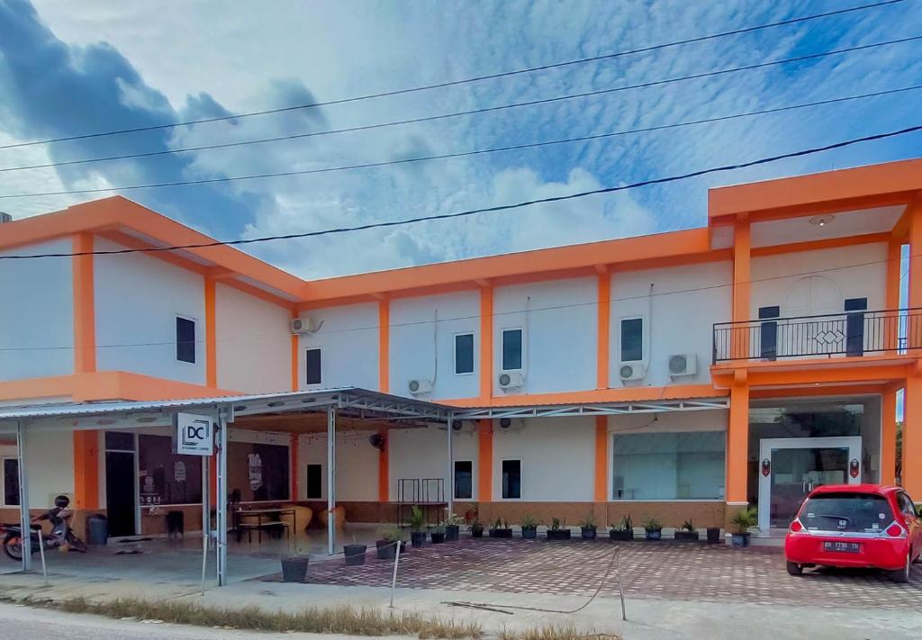 Palangkaraya Hotel | Urbanview Hotel Bundaran Besar Palangkaraya by RedDoorz