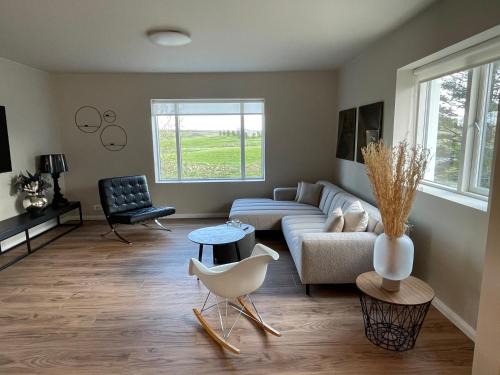 Selfoss House | Urriðafoss Waterfall Apartment