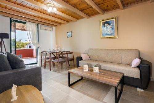 Ano Vasilikos Apartment | Vasilikos Garden Suites