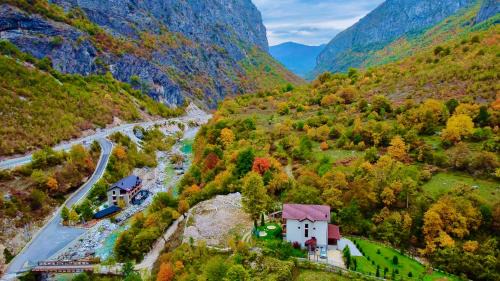 Kukes County Bed & Breakfast | Vila Alexander B&B