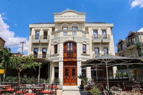 Korce Hotel | Vila Borgjeze