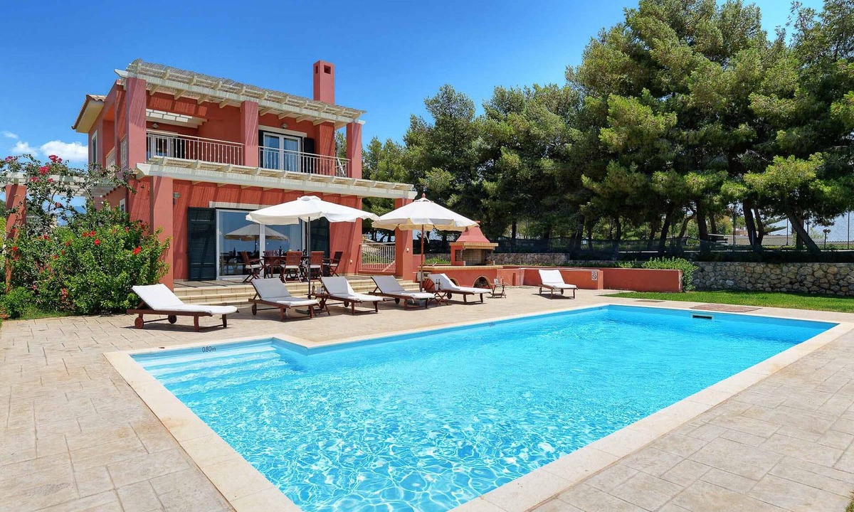 Lakithra Villa | Villa Agnandi - Four Bedroom Villa, Sleeps 9