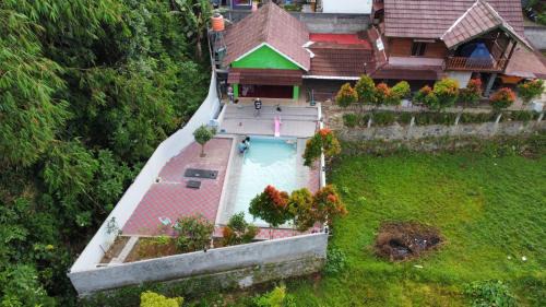 Jambu Luwuk House | Villa Ainun