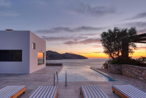 Agios Nikolaos Town Villa | Villa Aiolos Glaros - Seafront Retreat near Agios Nikolaos