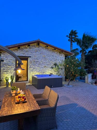 Faistos Apartment | Villa Aspasia with private Jacuzzi - Oasis Resort