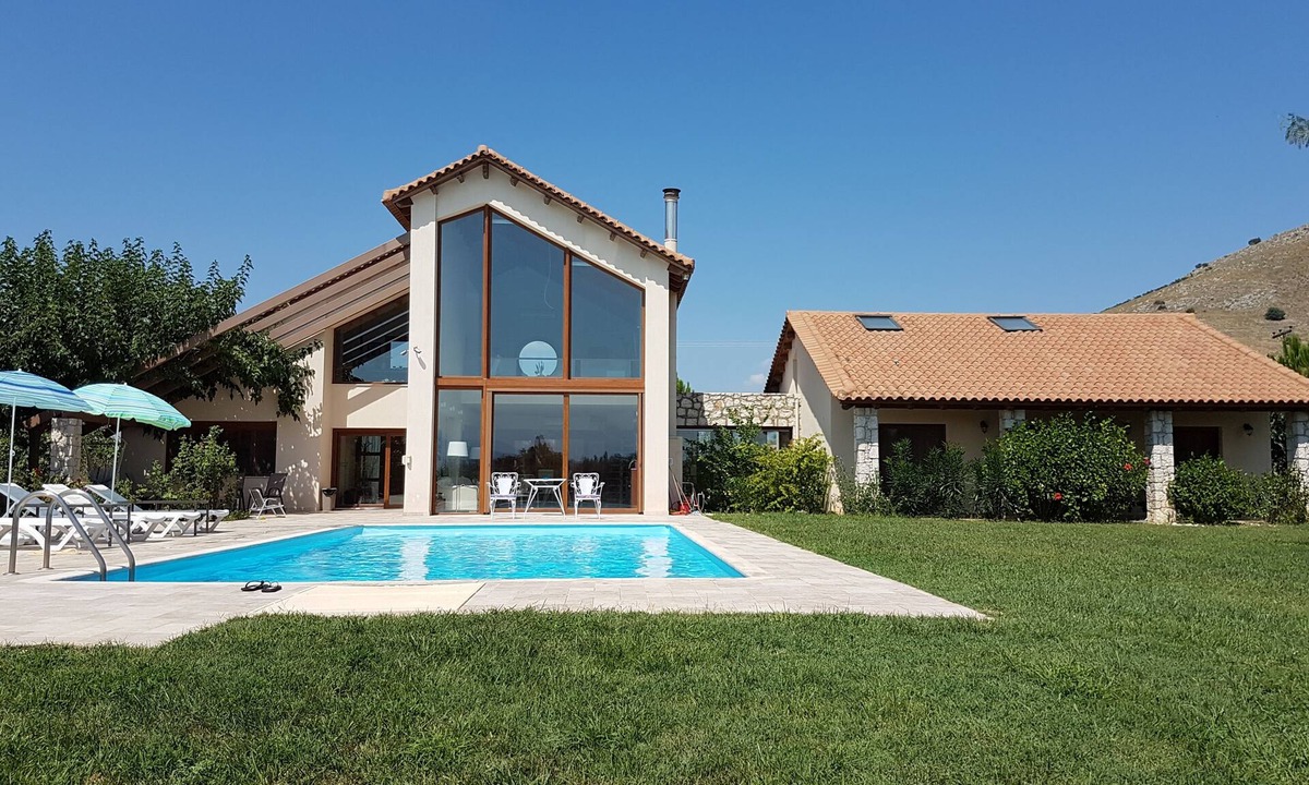 Nafplio Villa | Villa Elva Nafplio with private pool
