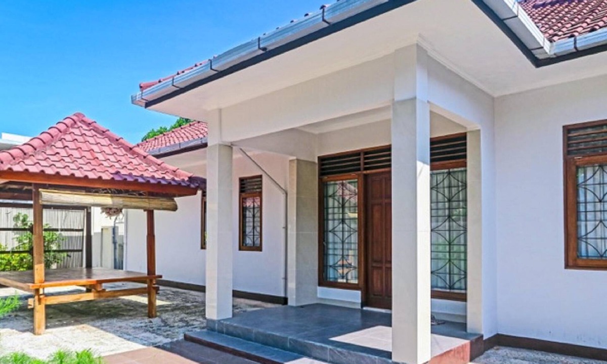Senggigi Villa | Villa For 8 With Private Pool 4 Minutes Walk To Beach And Local To All Senggigi.