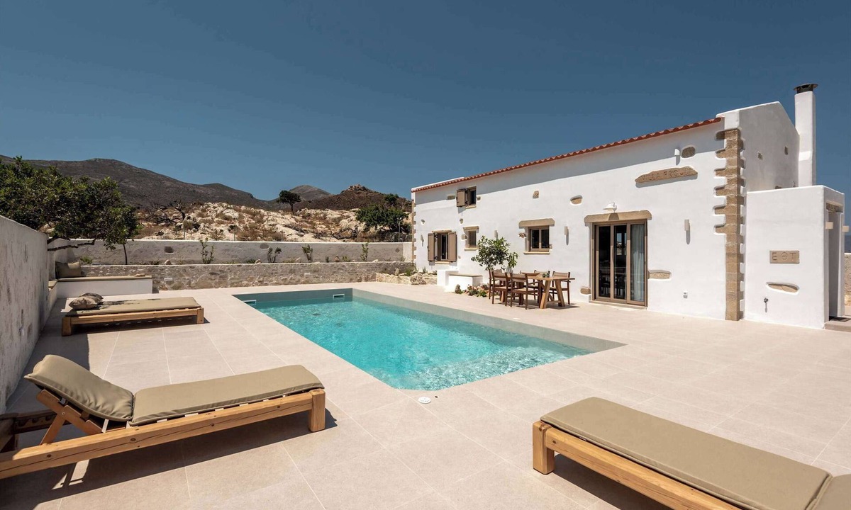 Kaliviani House | Villa Froudi Summary: