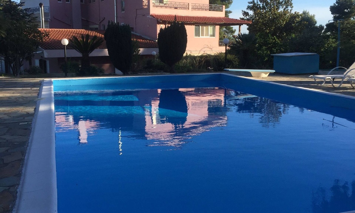 Oropos House | VILLA GLENDA, VARNAVA