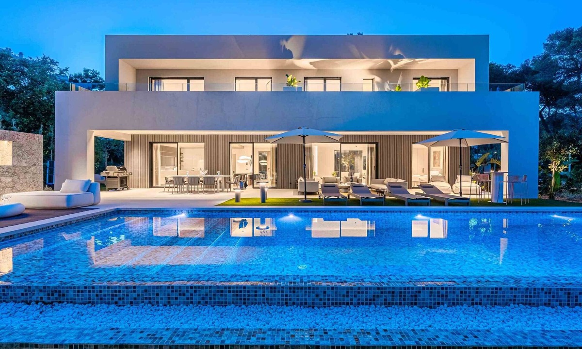 Urbanitzacio Gotmar Villa | Villa 'Gotmar Beach Is A Modern' with Private Pool, Wi-Fi and Air Conditioning