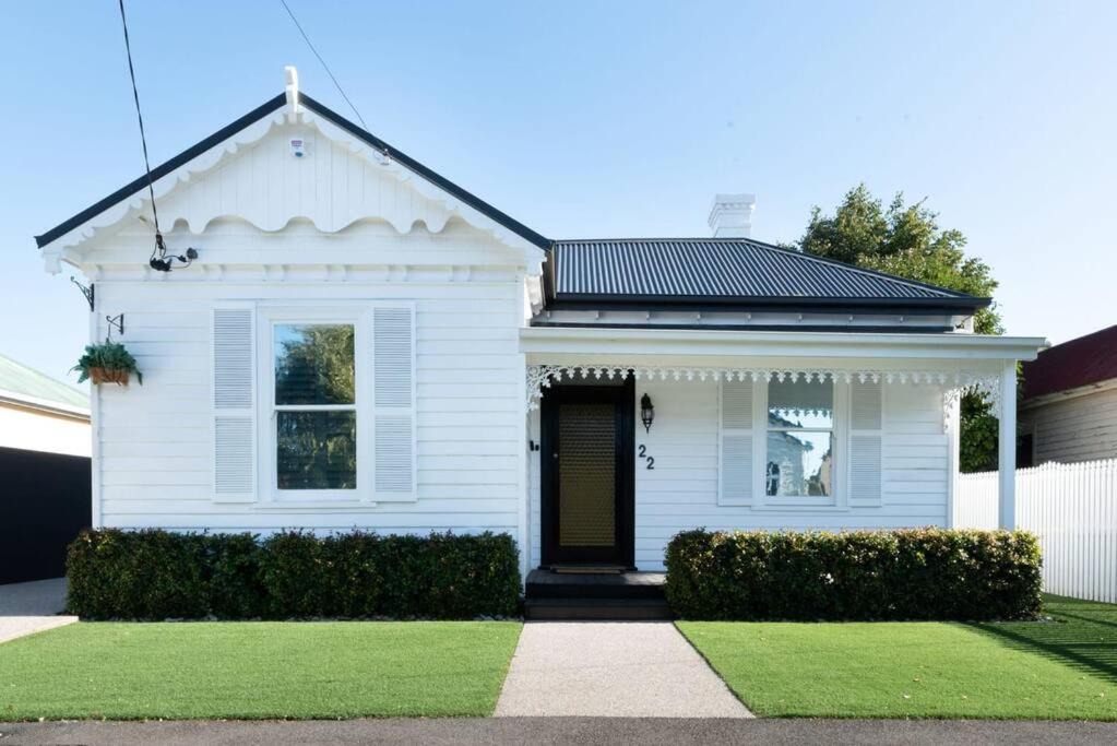 Invermay Apartment | VILLA GWEN: Stunning Character Home Only Moments From The City