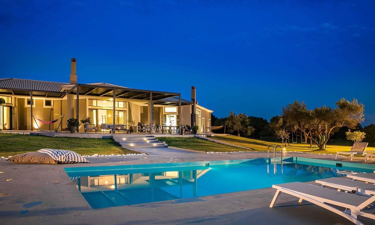 Sarlata Villa | Villa Katrin: Indulge in Luxury & Relaxation