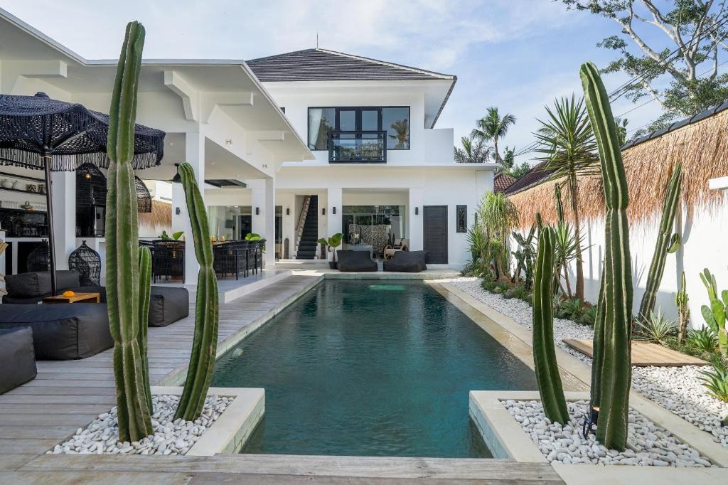 Cemagi Villa | Villa Laut, Sumptuous 4BR Luxury Villa within Walking Distance to Seseh Beach