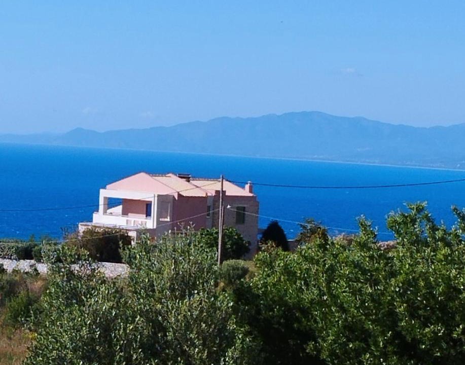 Kiparissia House | Villa Myrto