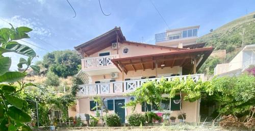 Piqeras Villa | Villa Nefeli