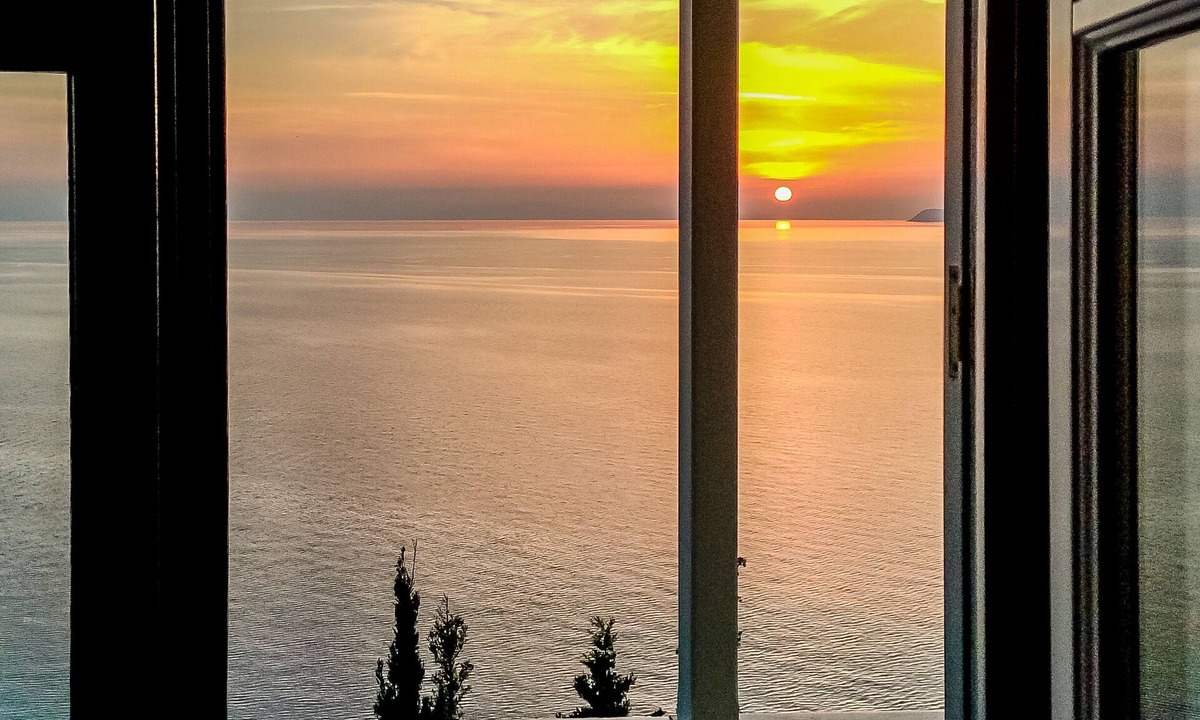 Xanthi Region Villa | “Villa Nina” is located above a beautiful beach with breathtaking sunset views.