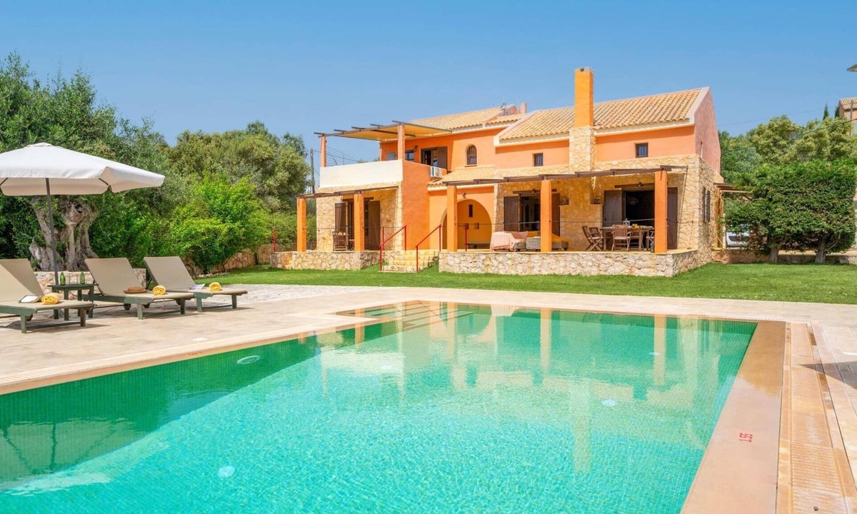 Sarlata Villa | Villa Nostos by Villa Plus