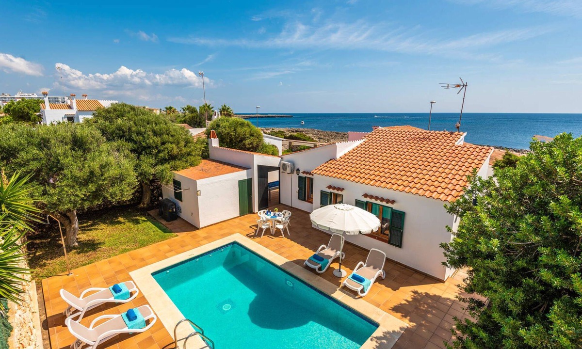 Cala'n Bosch Villa | Villa Petunia by Villa Plus