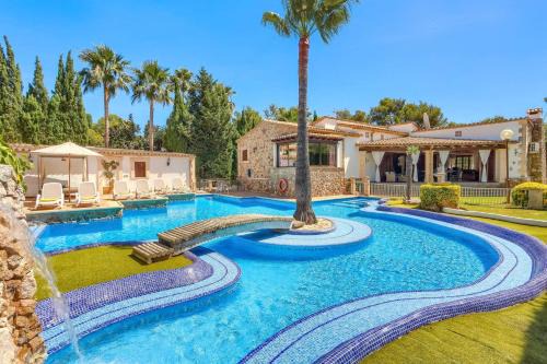 Urbanitzacio Gotmar Villa | Villa Pinos by Villa Plus