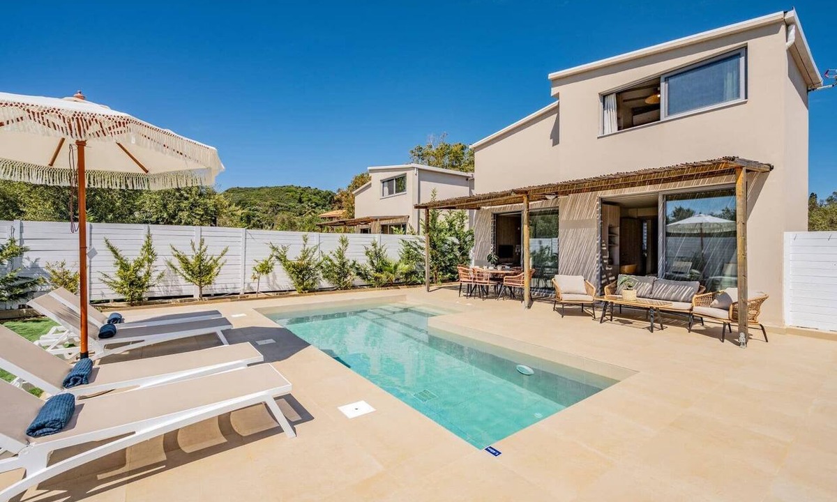 Vasilikos Villa | Villa Romas 2 by Villa Plus