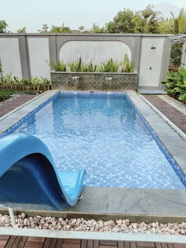 Prigen Villa | Villa Unik Private Pool Pandaan