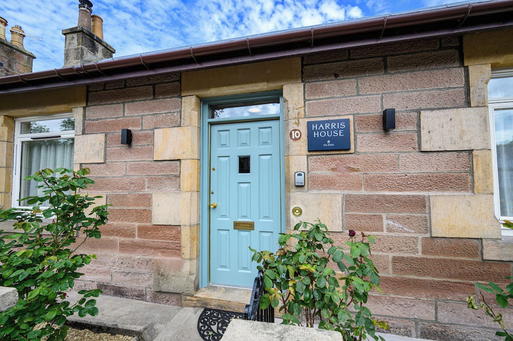 Inverness Cottage | Visit Harris House- Stunning Scottish Cottage in the Highland Capital!