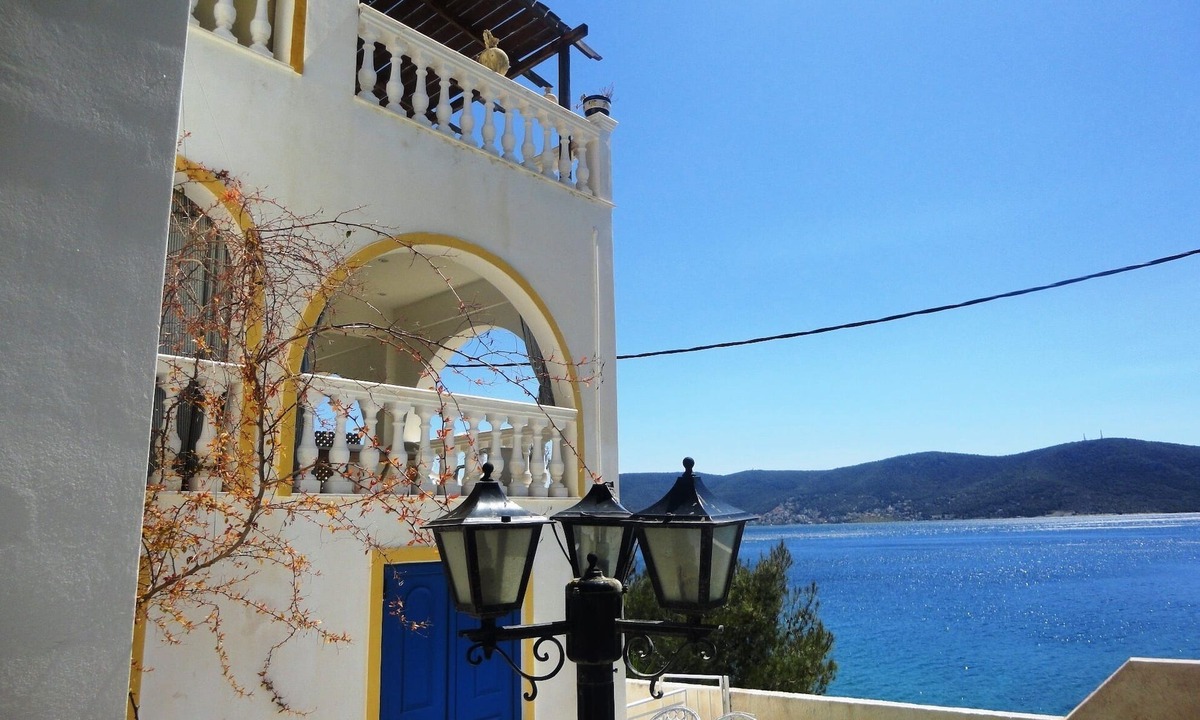Wavedance Accommodation | Salamis