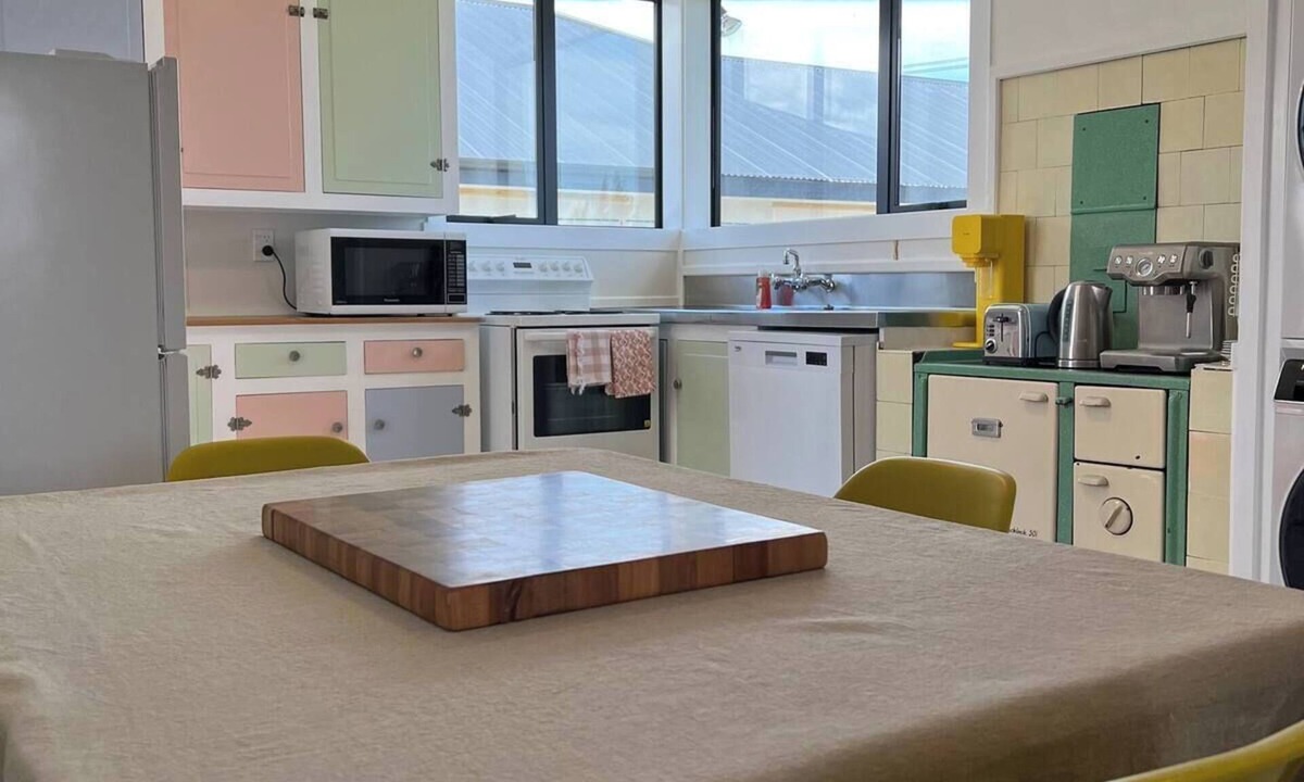 Ranfurly House | Welcome to The Nest Maniototo. Stay cozy in Ranfurly.