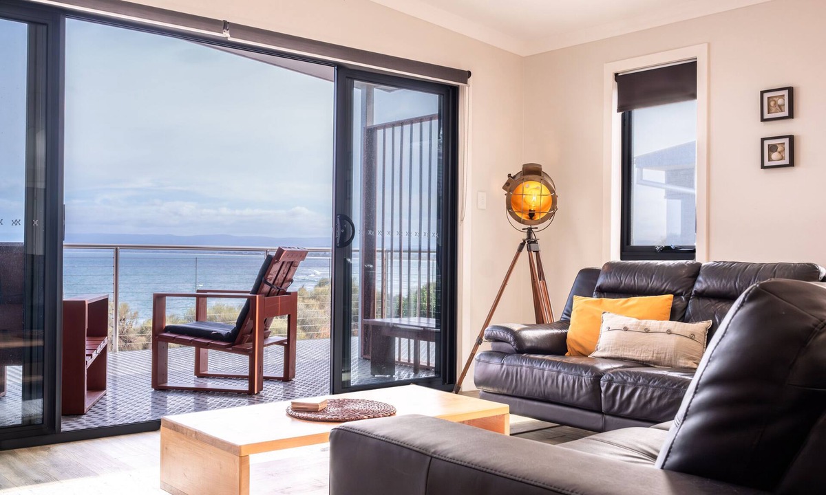 Coles Bay Apartment | Whale Watcher 2