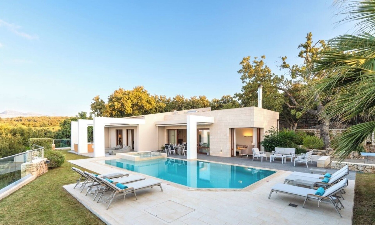Prines Villa | White Oak Tree Villa