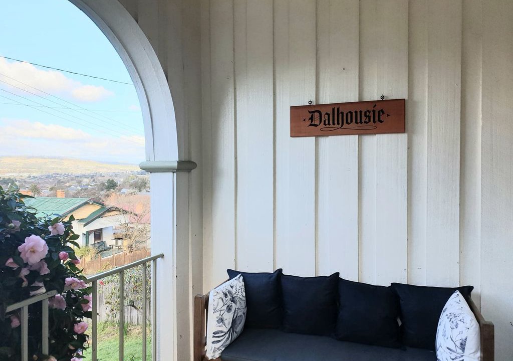 East Launceston House | Whole top floor - 4 private bedrooms in home in East Launceston - free wifi
