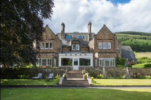 Walkerburn House | Windlestraw Guesthouse
