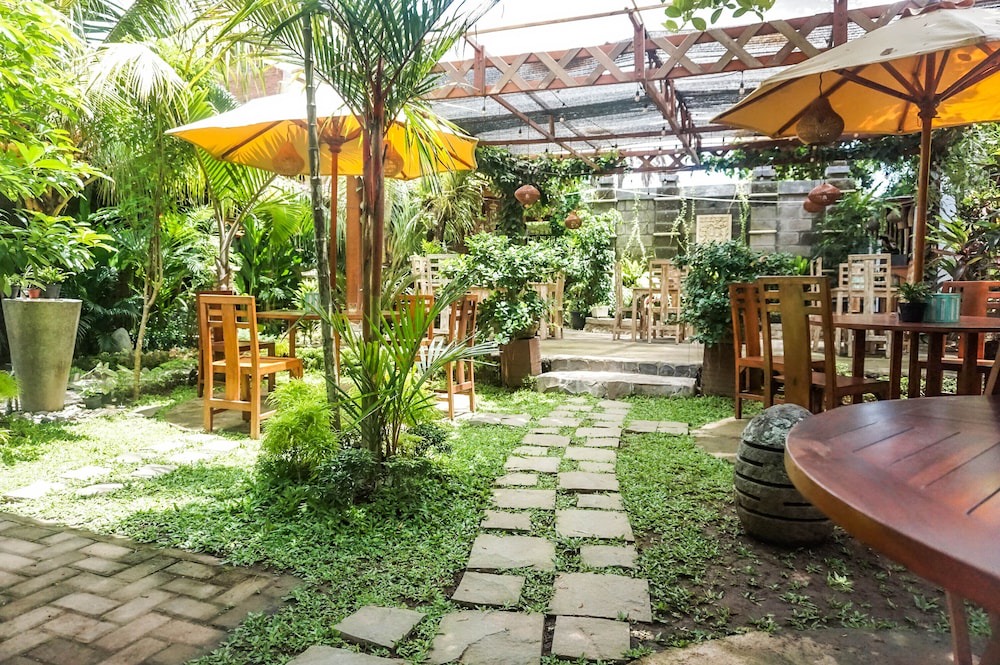 Sumberagung Hotel | Wisma Pulau Merah