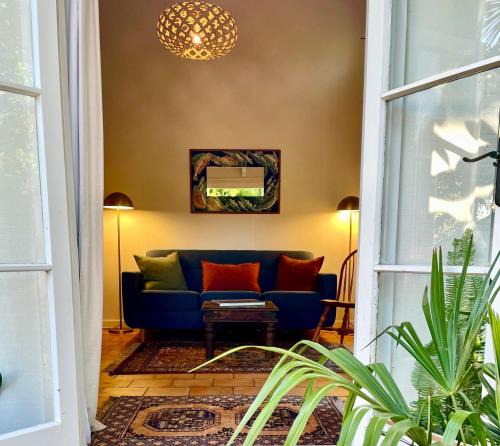 Russell Apartment | Wisteria Cottage