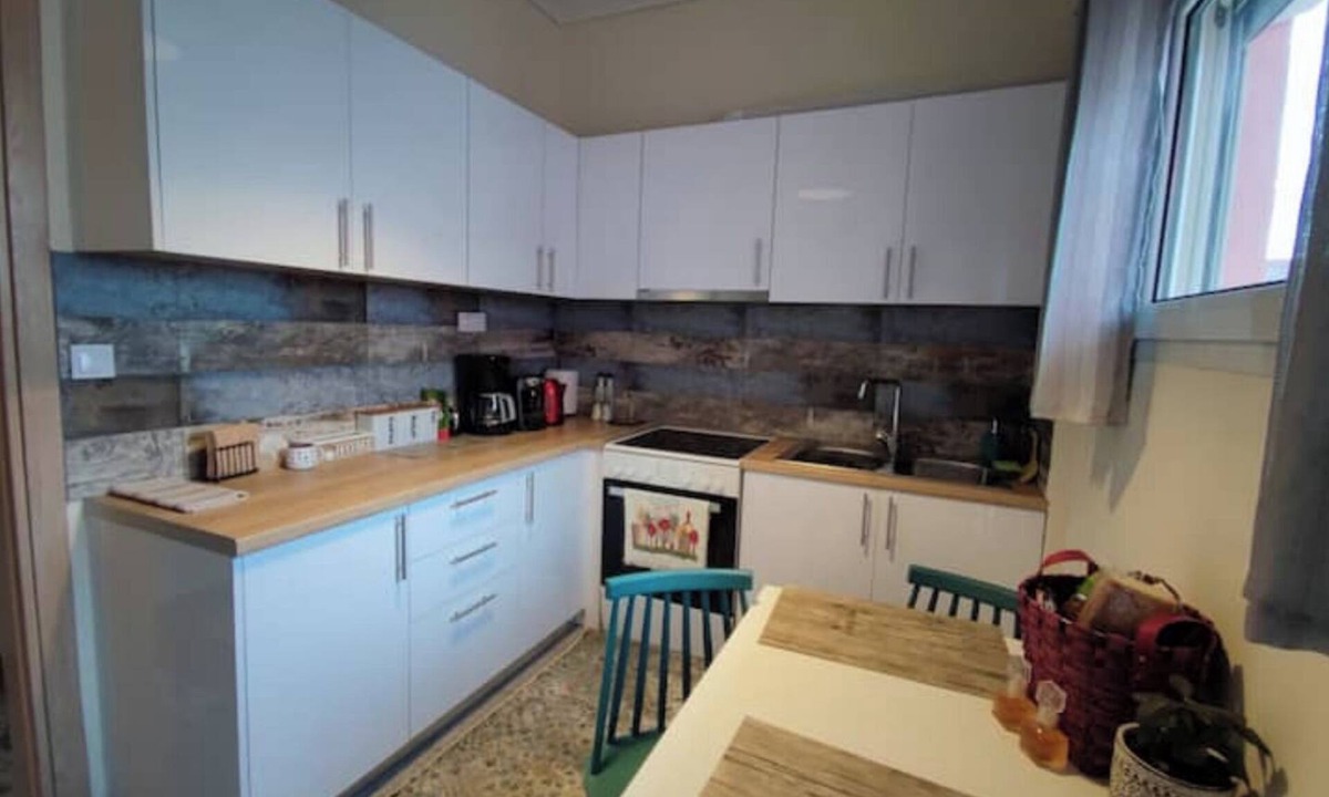 Ioannina Apartment | WOOD & WHITE APPARTMENT WITH 2 BEDROOMS IN CENTER
