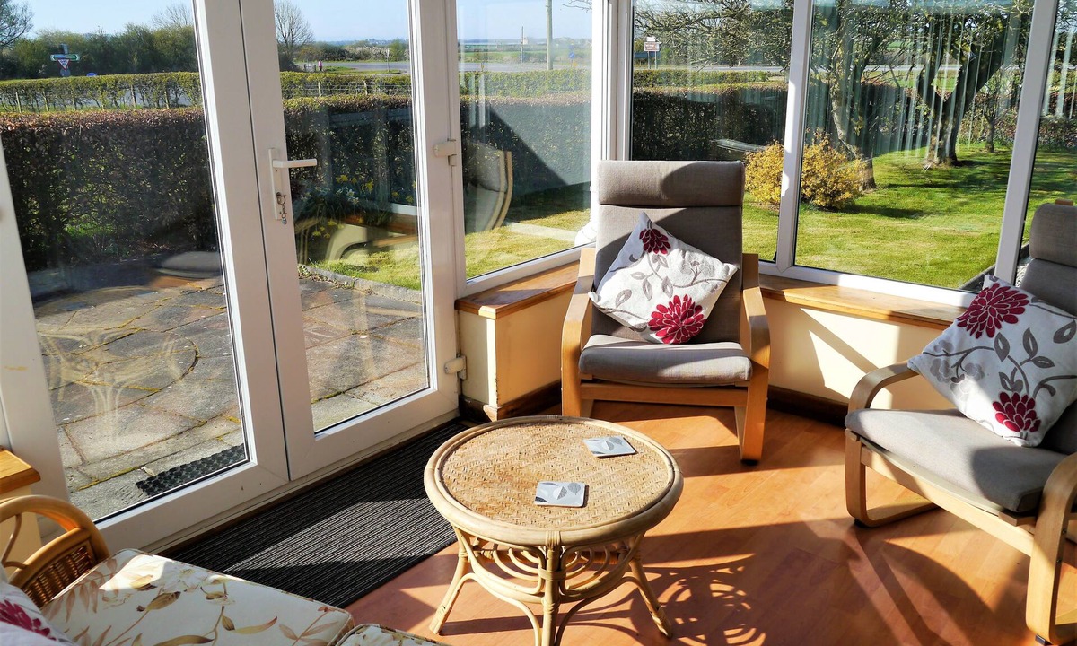 Eastriggs Cottage | Woodhall Cottage - a cottage that sleeps 5 guests in 3 bedrooms